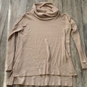 Women’s size M, off white slouchy turtle neck